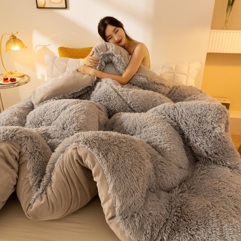 Cozy Crystal Velvet Quilt